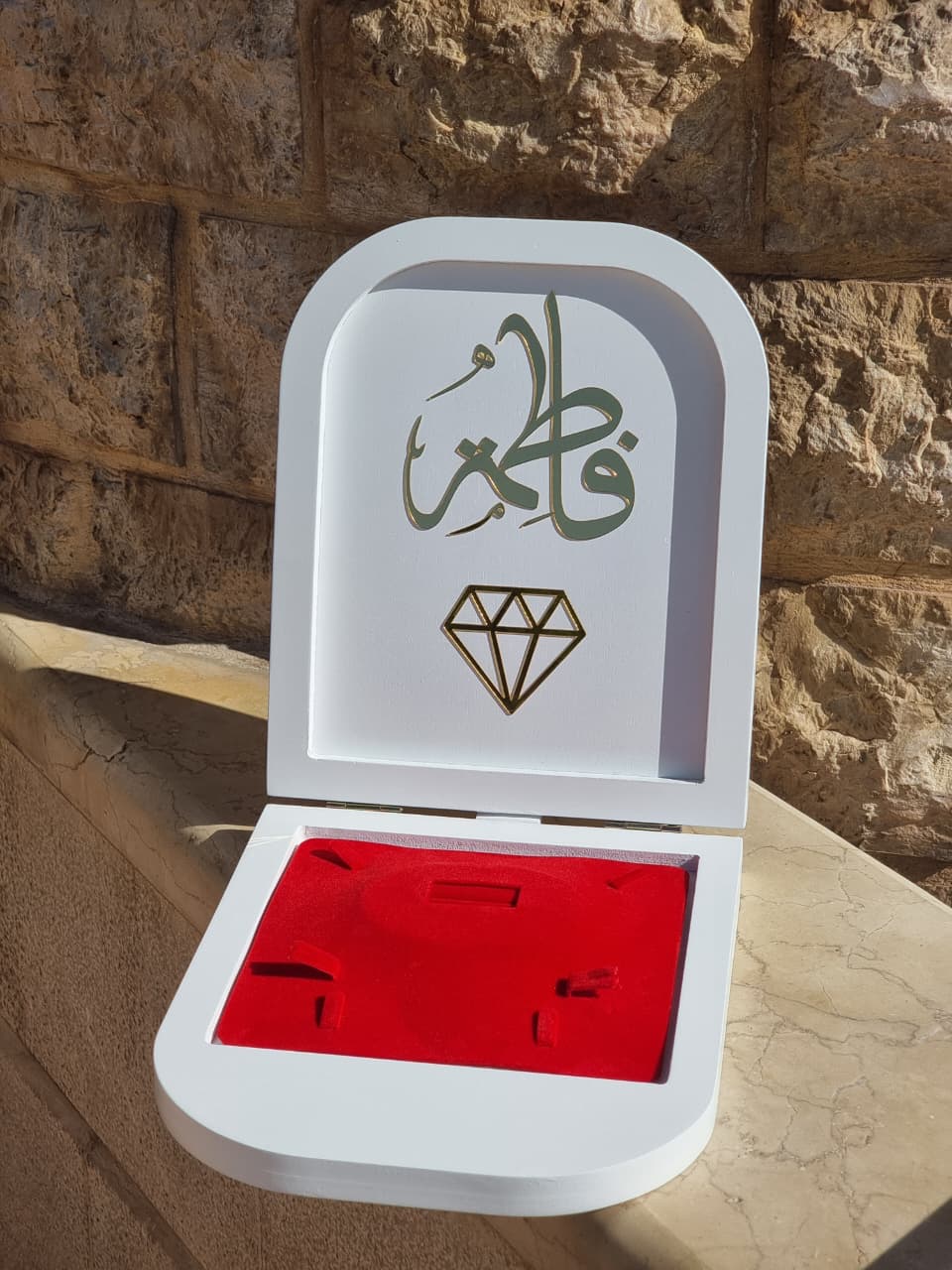 علبة خشب لطقم ذهب